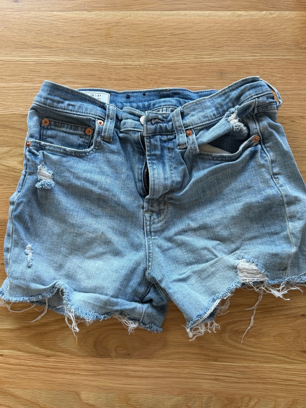 GAP Light Blue Distressed Denim High rise 4” Shorts Sz 28/6